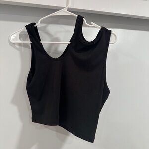 SUPER CUTE CROPPED TANK!